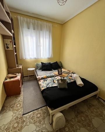 Gemuetliches Zimmer "Gold" Fuer 2 Personen Und Katzenliebhaber Valencia Bagian luar foto