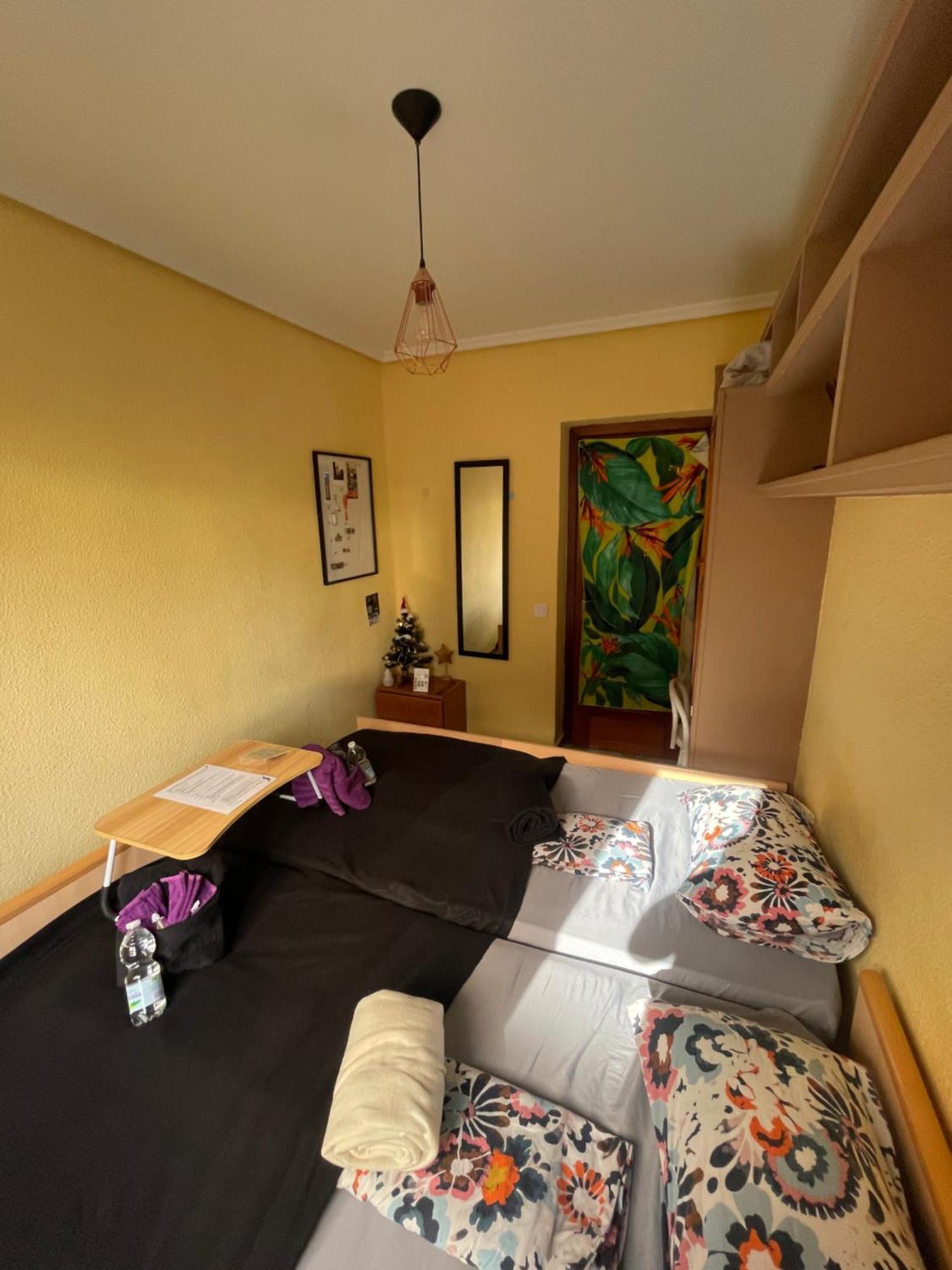 Gemuetliches Zimmer "Gold" Fuer 2 Personen Und Katzenliebhaber Valencia Bagian luar foto